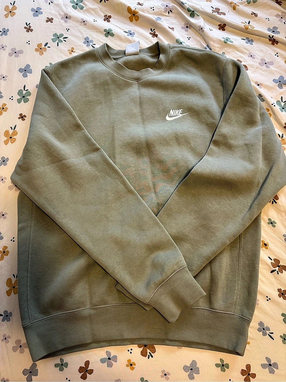 Nike Sportswear Club Fleece Crewneck Sweatshirt Sage Green Size P